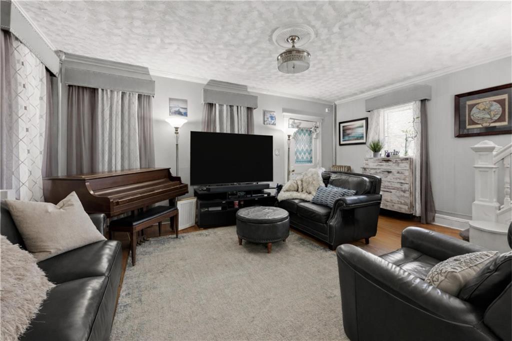 11569 Farmers Boulevard Image 2