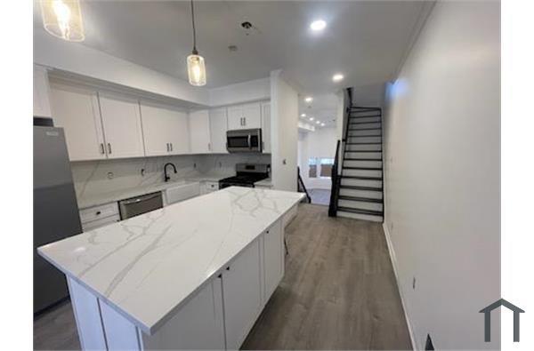 18 Layton Avenue Image 4