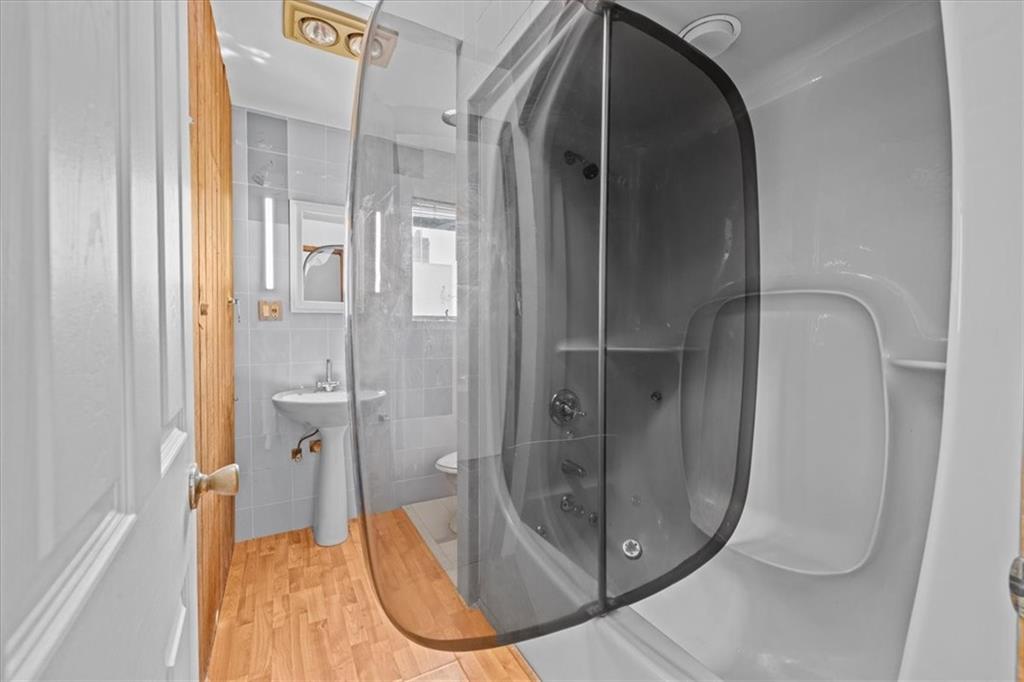 81 Dictum Ct., Brooklyn, New York, 11229 image 19