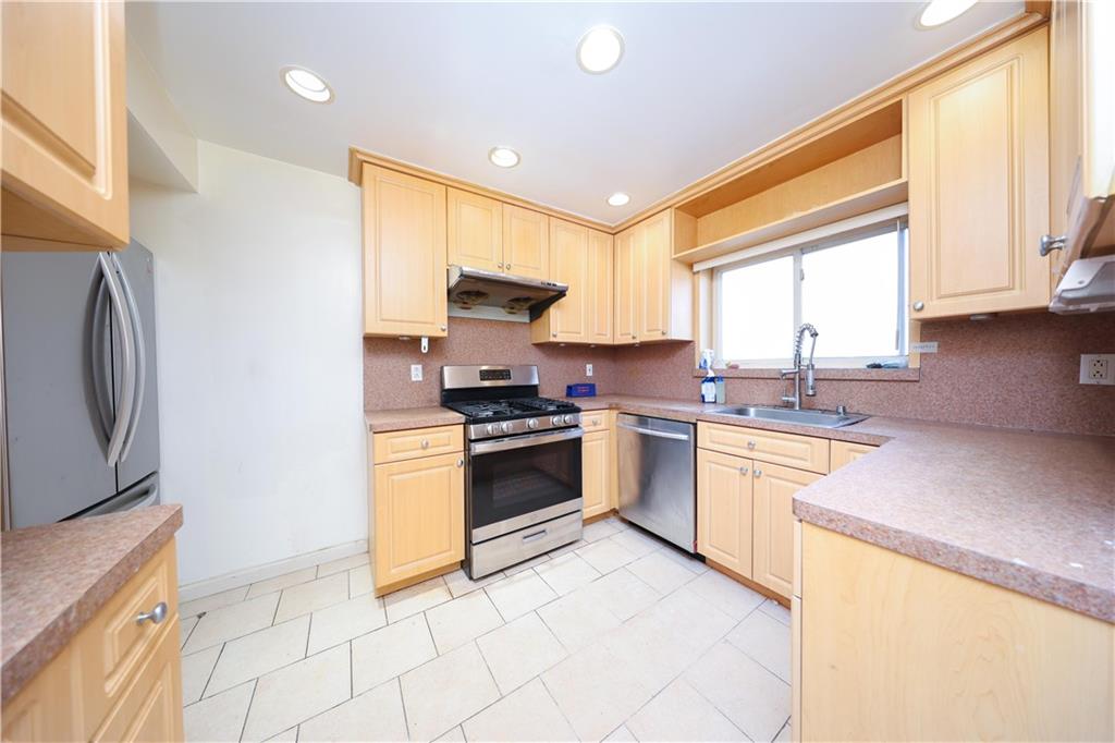 251 67th Street, Brooklyn, New York, 11220 image 12