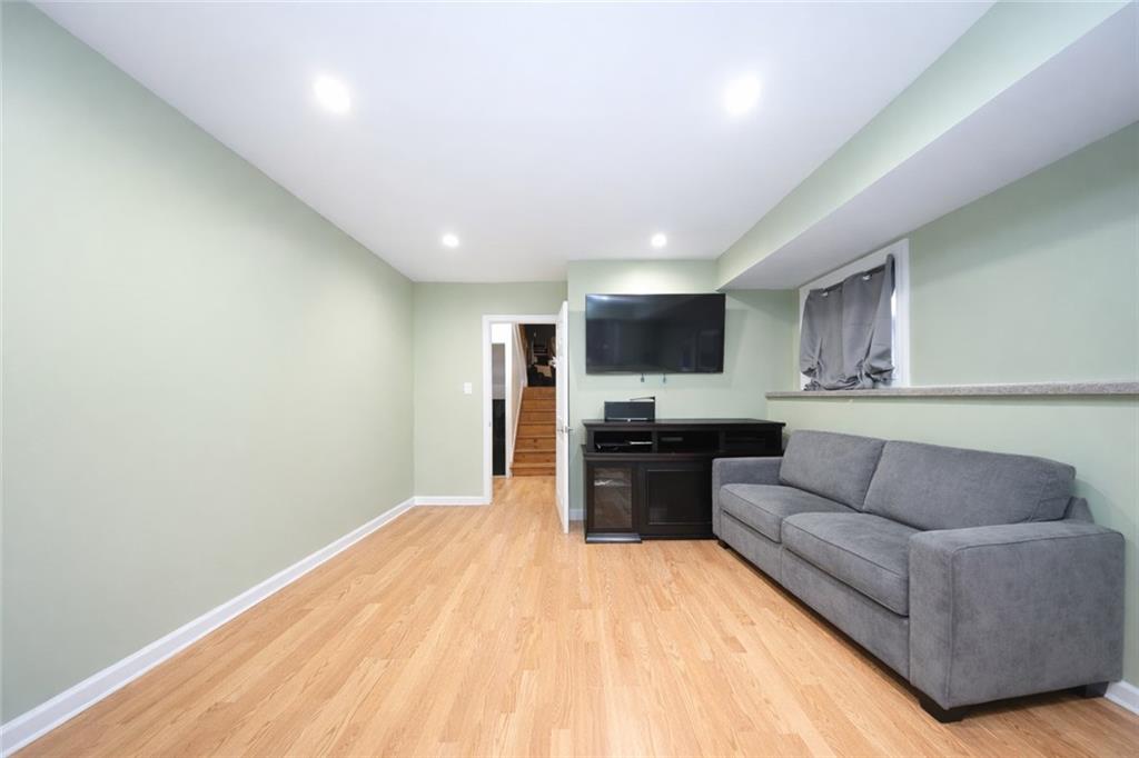 69 Woehrle Avenue, Staten  Island, New York, 10312 image 19