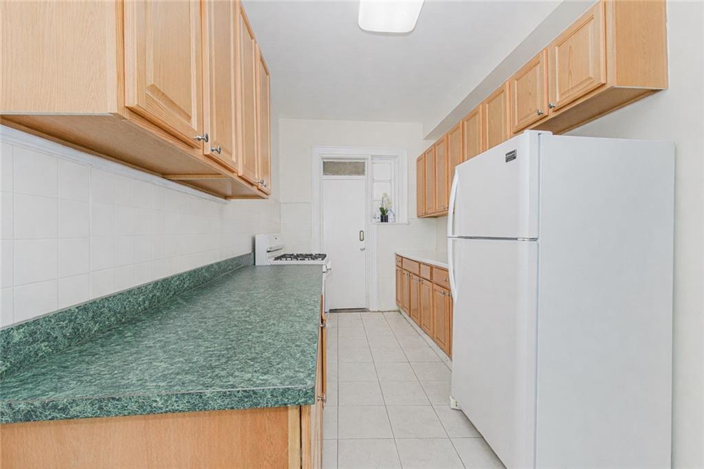 301 Avenue N Image 4