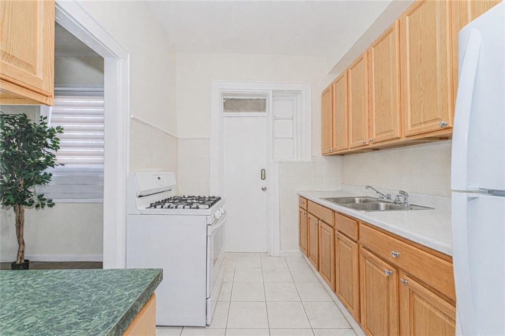 301 Avenue N Image 5