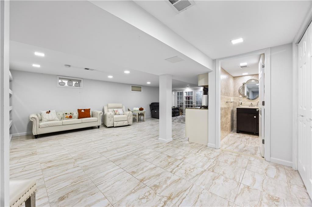 223 Park Street Image 4