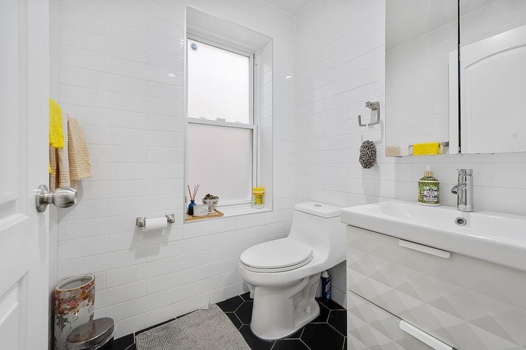 946 78th Street, Brooklyn, New York, 11228 image 24