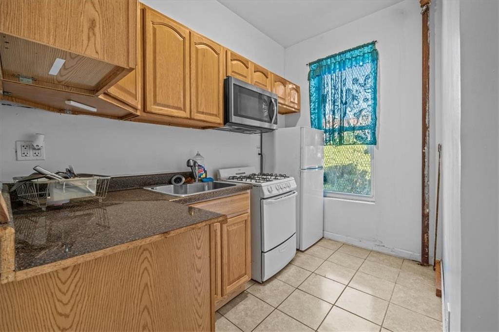 593 Bainbridge Street, Brooklyn, New York, 11233 image 12