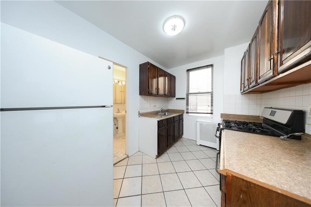 110 Gatling Place, Brooklyn, New York, 11209 image 10