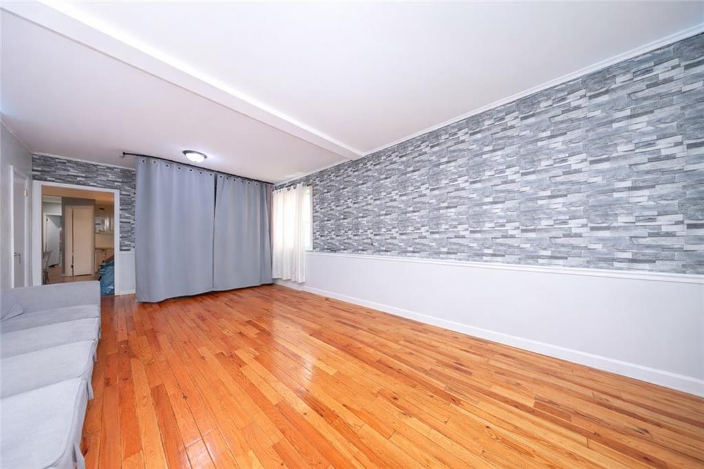 2419 West 3rd Street Image 3