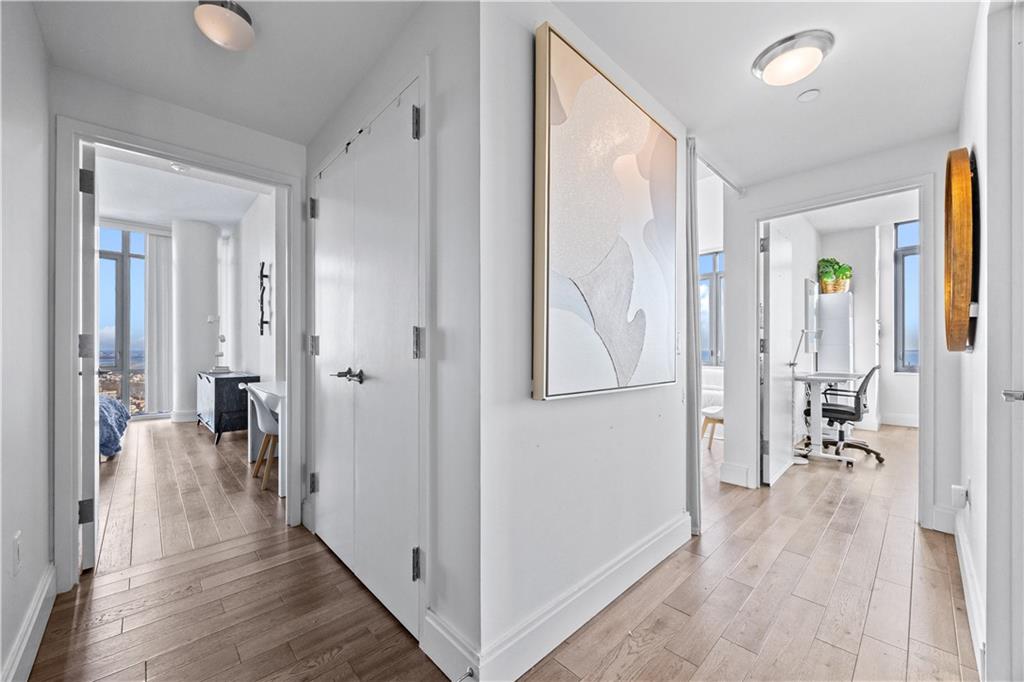 1501 Voorhies Avenue 27D Image 4