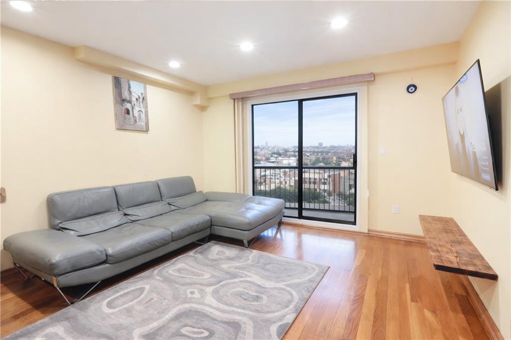 3015 Brighton 6th Street 9B Image 4