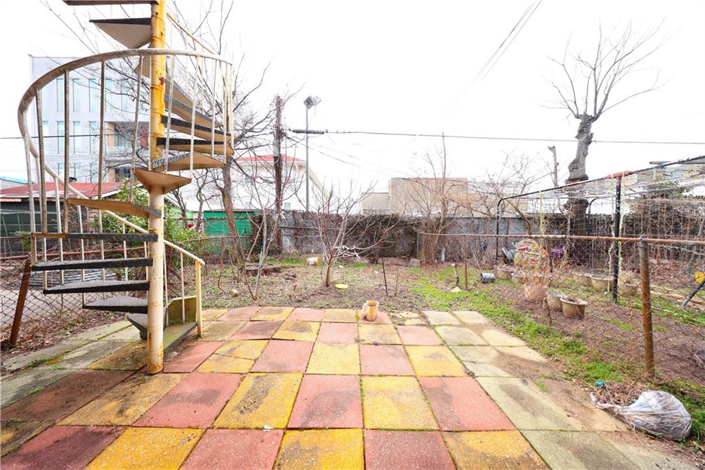 2540 East 11th Street, Brooklyn, New York, 11235 image 36