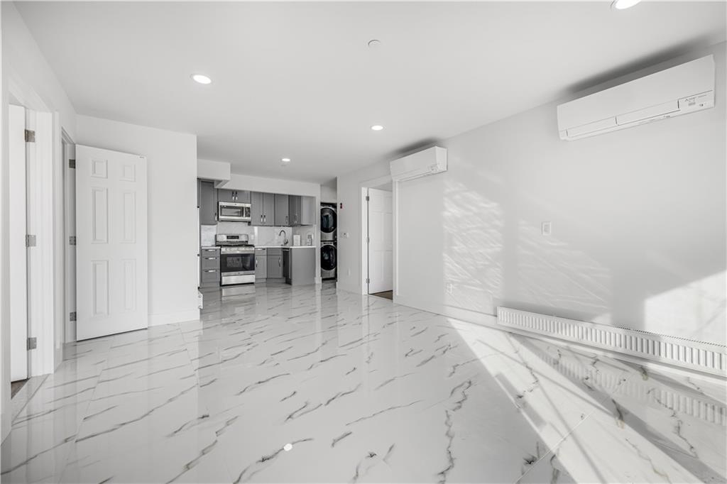 2819 West 17th Street 4B Image 2