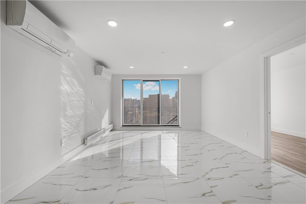 2819 West 17th Street 4B Image 4