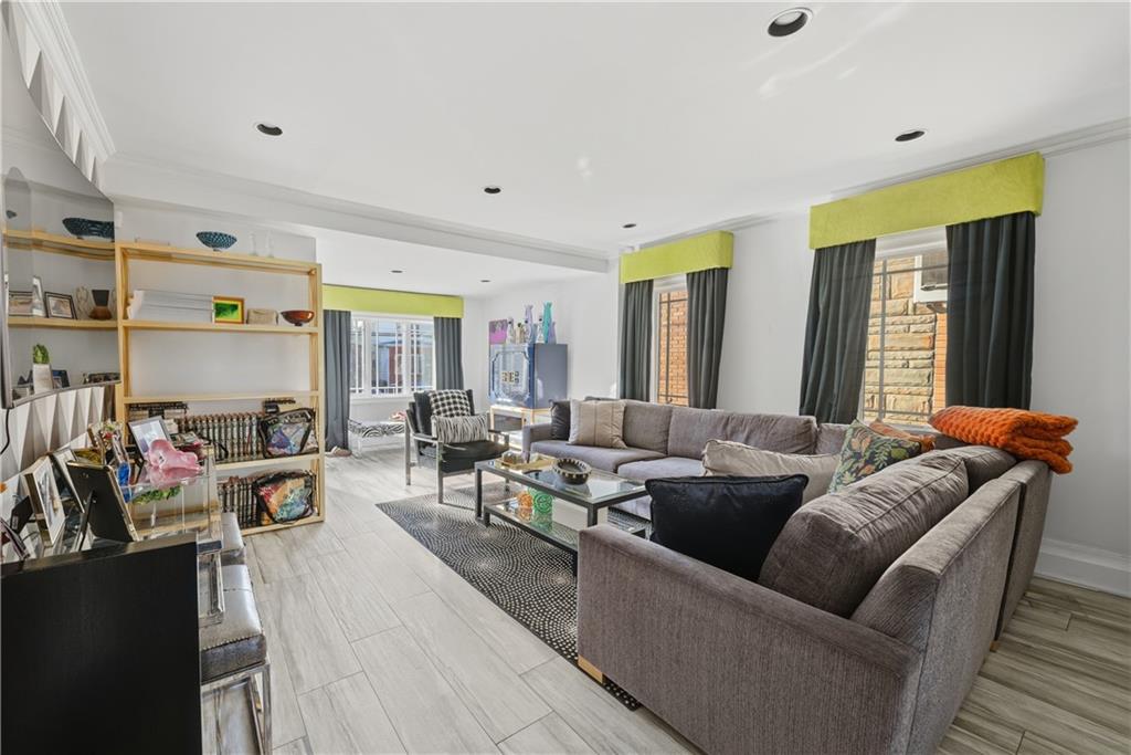 2221 East 21st Street Image 2