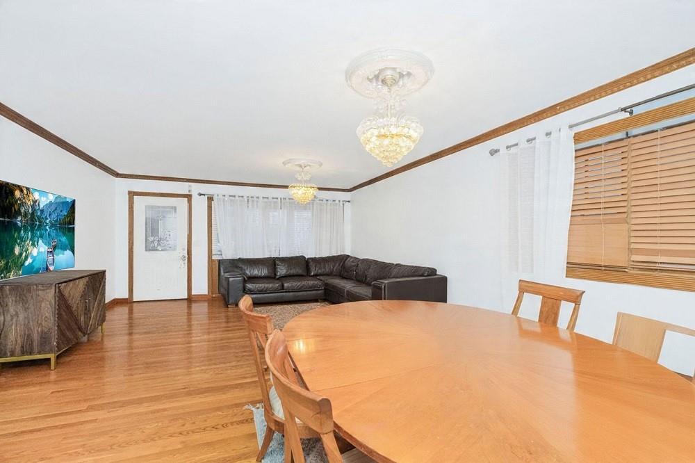 327 Bedford Avenue Image 3