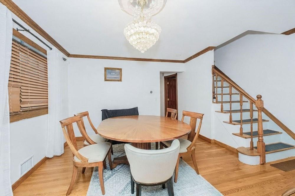 327 Bedford Avenue Image 4