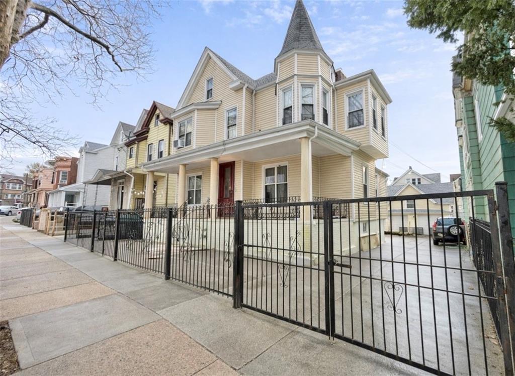 25 Schenck Avenue Image 2