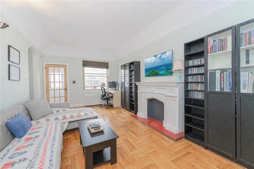 2131 East 36th Street Image 5