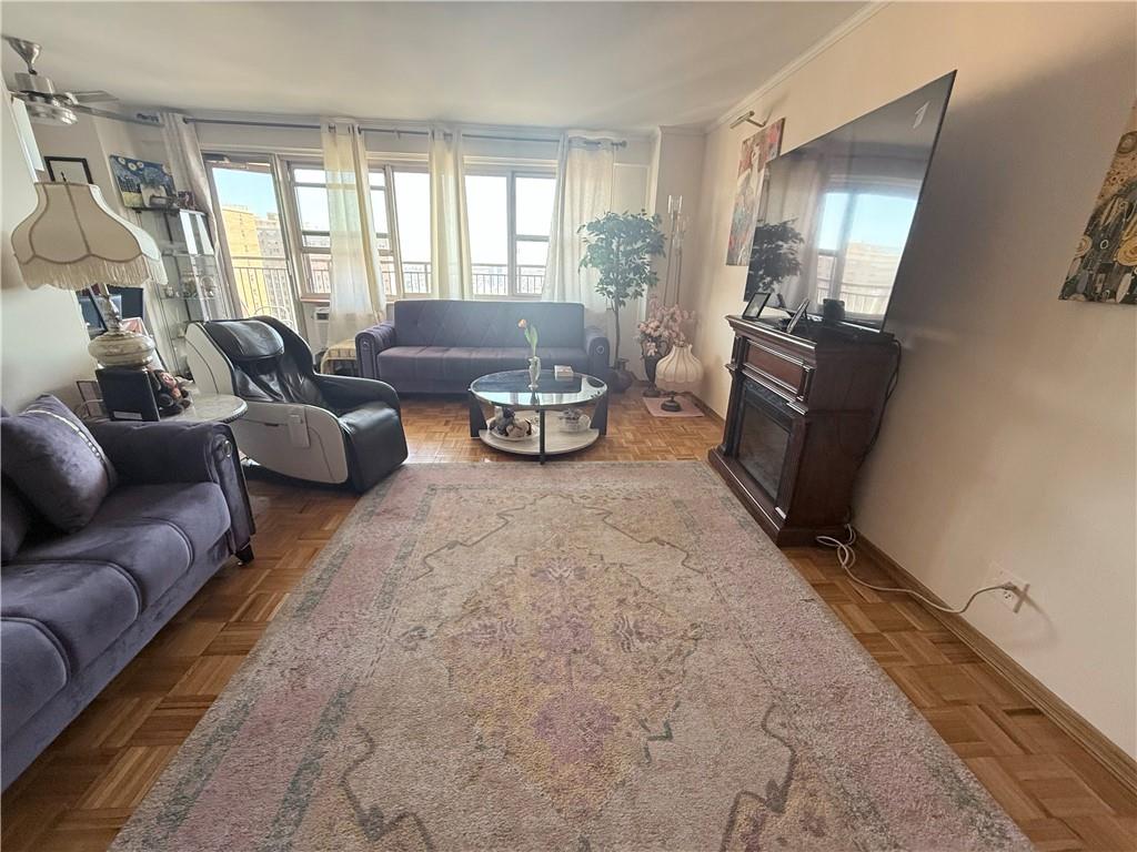 2925 West 5th Street 21H Image 2