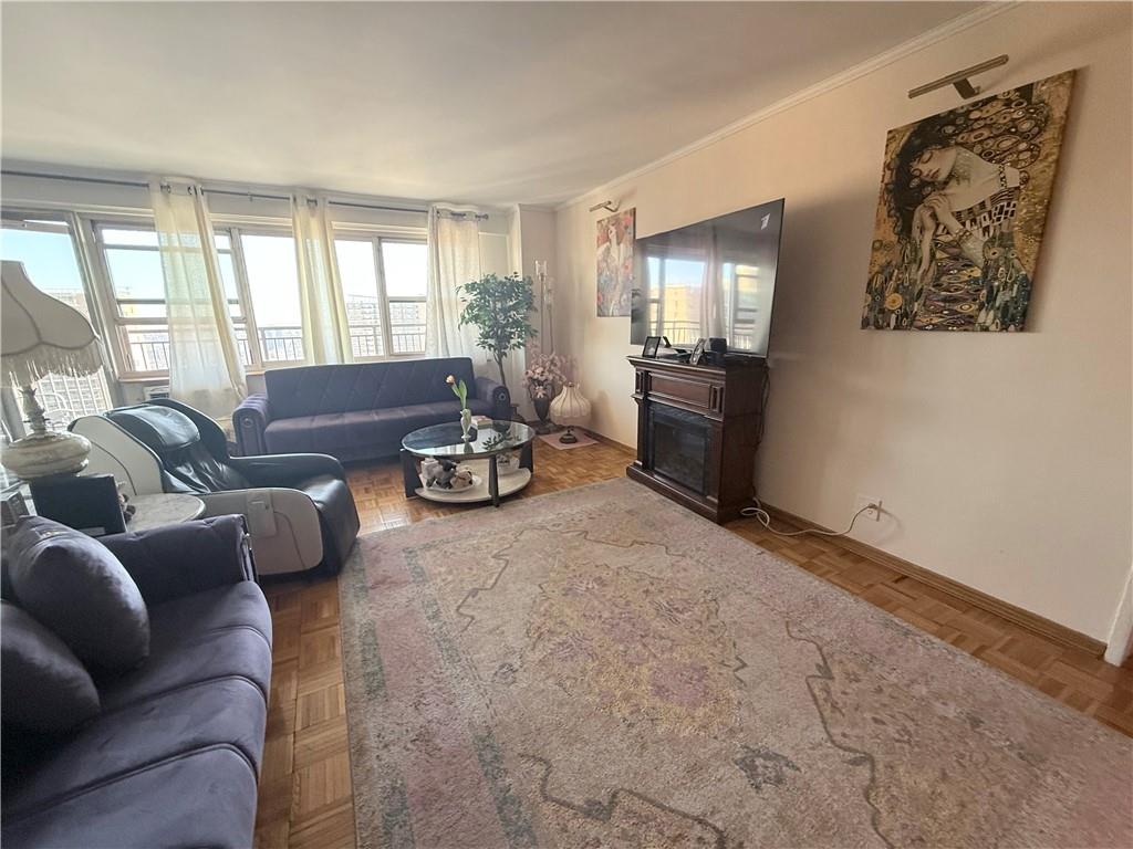 2925 West 5th Street 21H Image 3