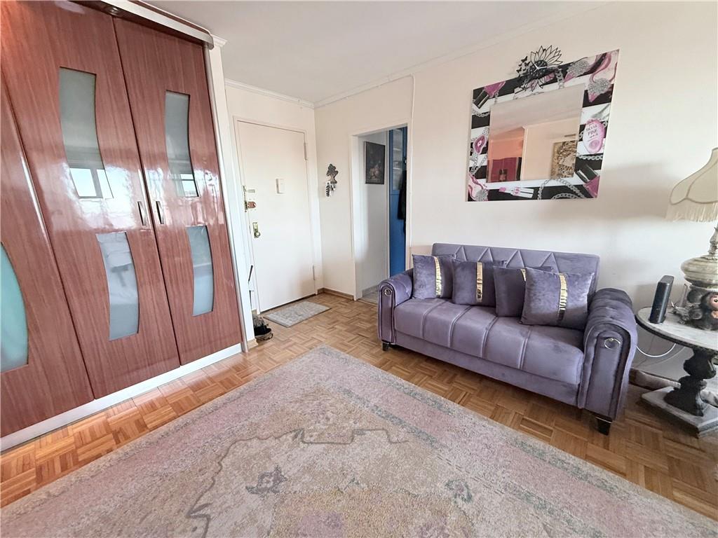 2925 West 5th Street 21H Image 4