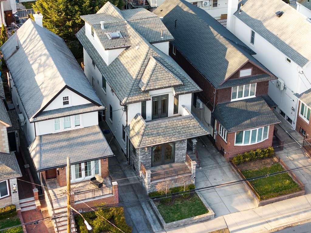 2611 Avenue S Image 2