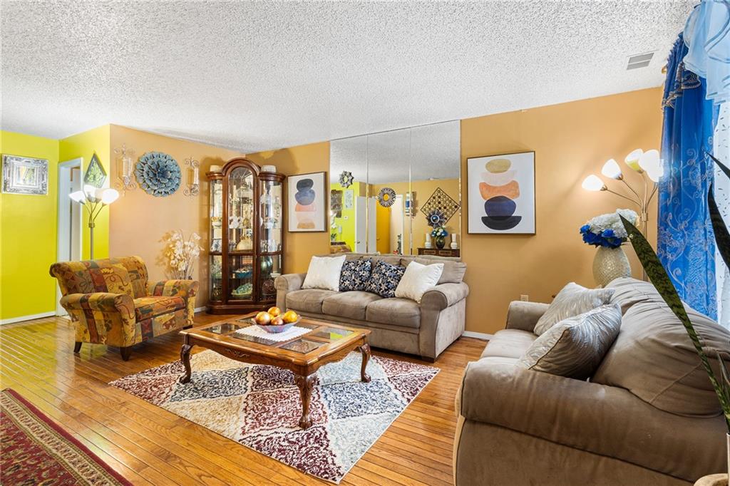 460 Hinsdale Street Image 3