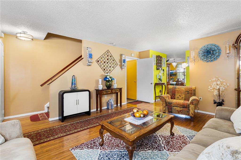 460 Hinsdale Street Image 4