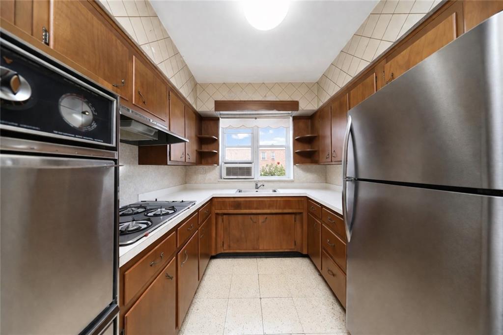 46 Bay 37th Street, Brooklyn, New York, 11214 image 25