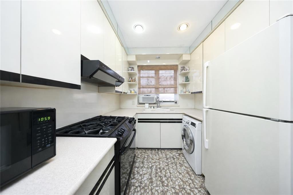 46 Bay 37th Street, Brooklyn, New York, 11214 image 26