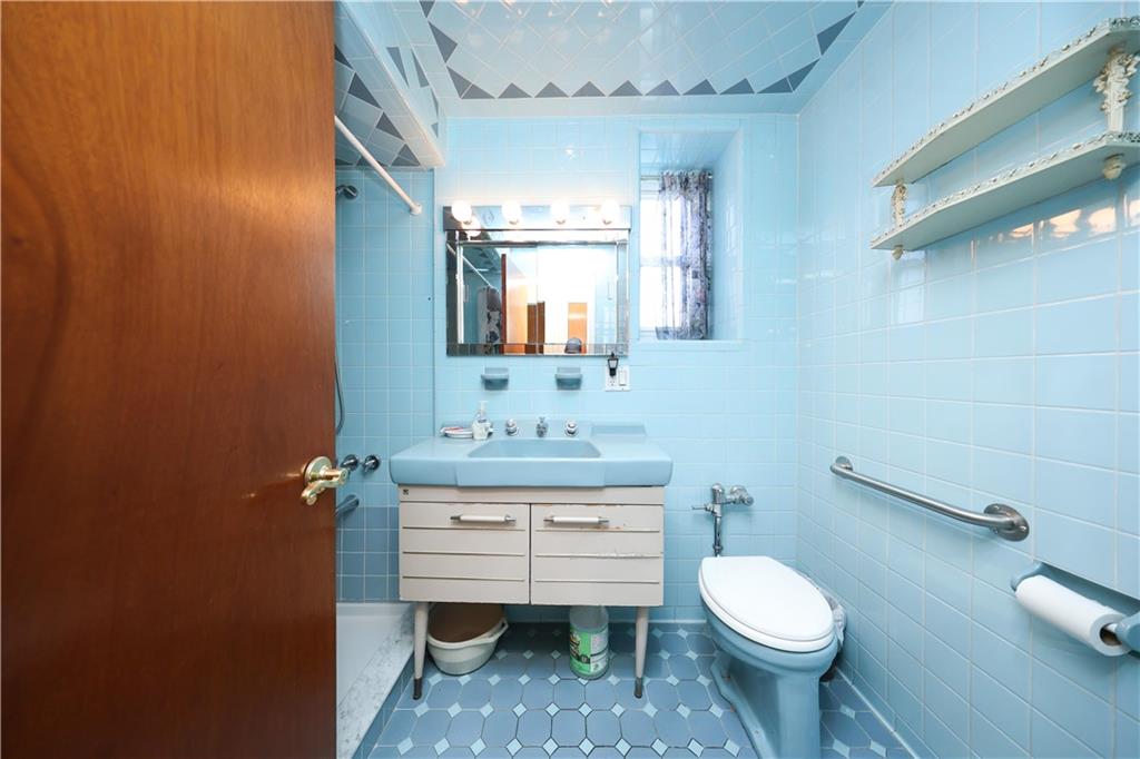 46 Bay 37th Street, Brooklyn, New York, 11214 image 30