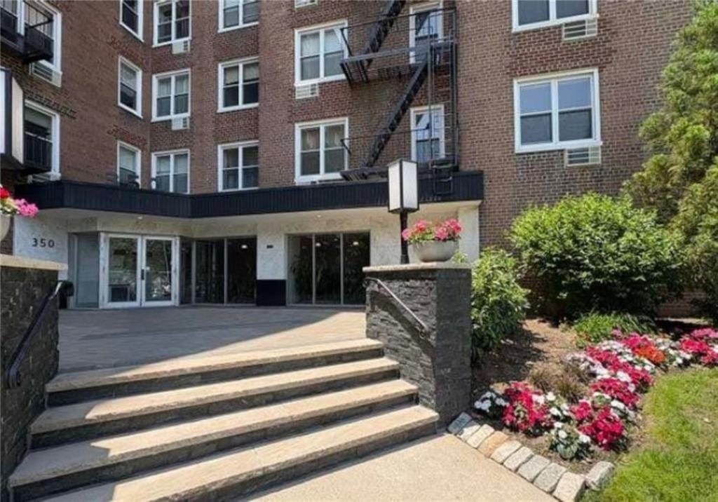 350 Richmond Terrace 2L Image 2