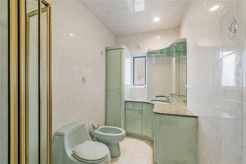 2427 East 17th Street, Brooklyn, New York, 11235 image 12