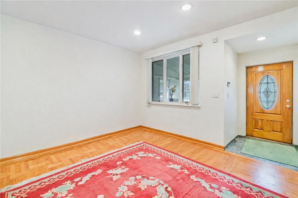 2427 East 17th Street Image 4