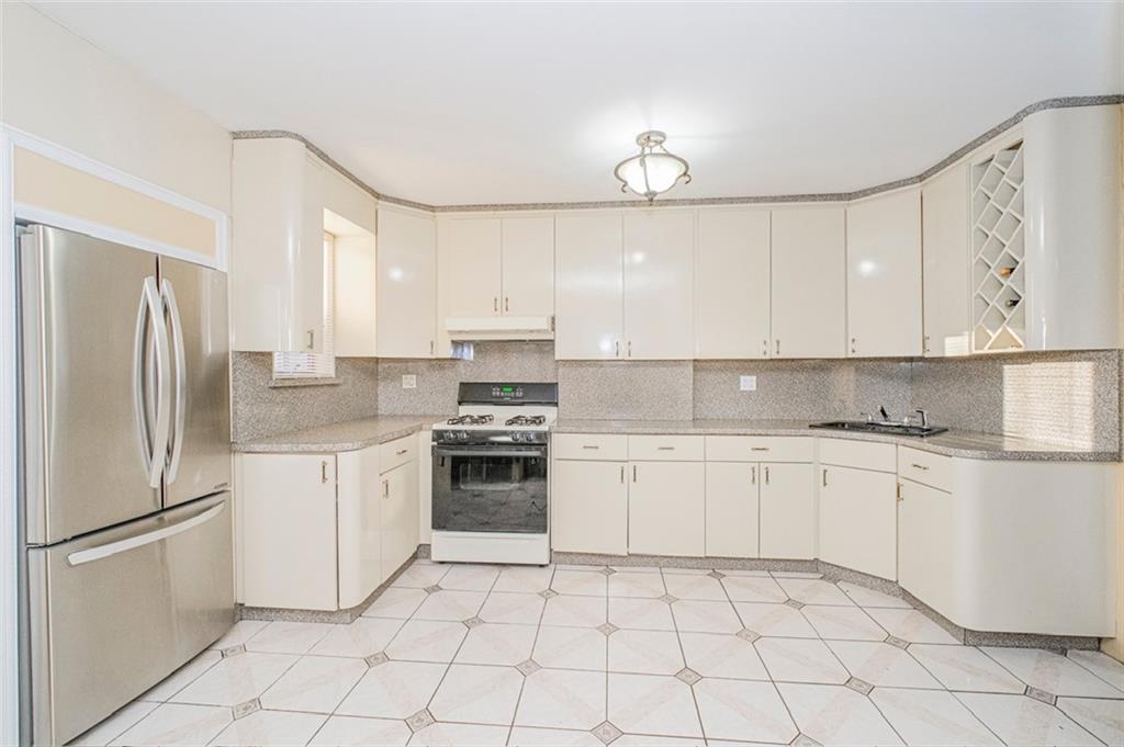 1858 West 5th Street Image 5