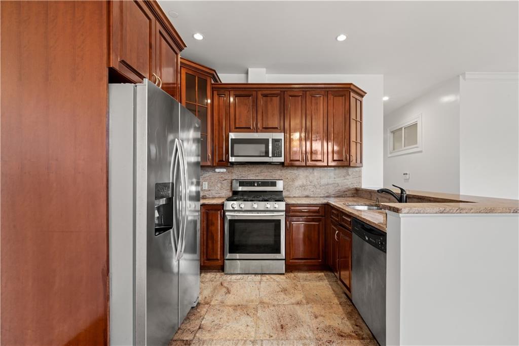 1570 West 10th Street 3A Image 5