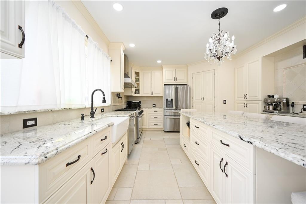 2321 East 64th Street Image 5