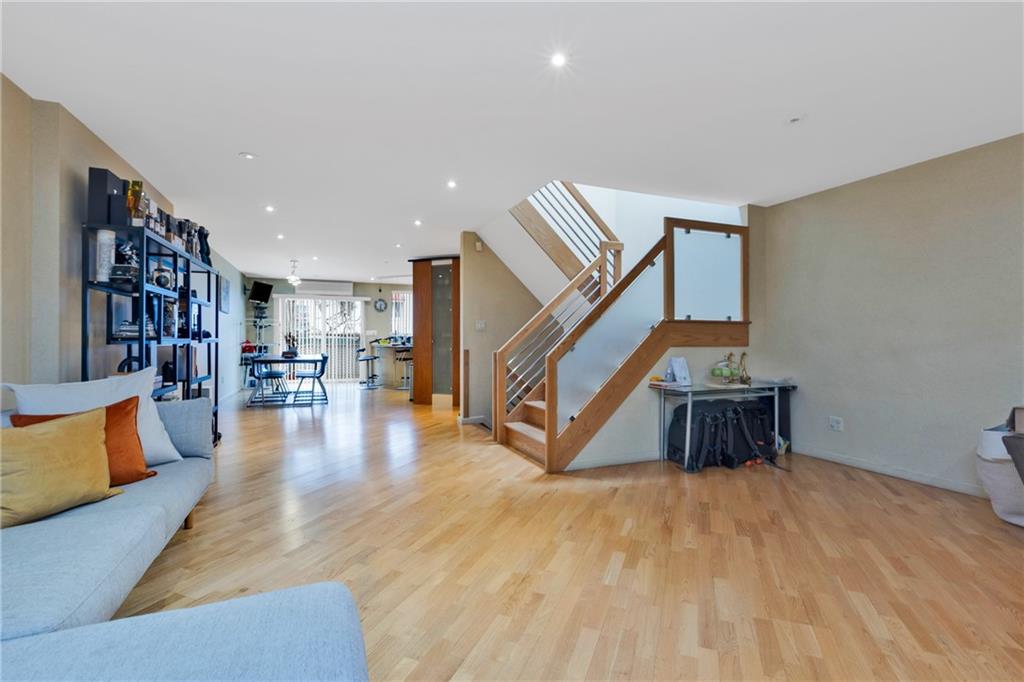 2556 East 26TH Street Image 3