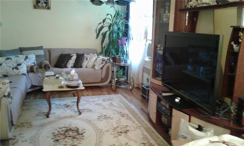 2555 Batchelder Street 6B Image 2