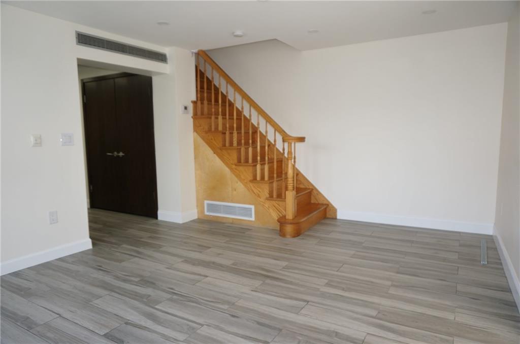 12 Webers Court, Brooklyn, New York, 11235 image 18