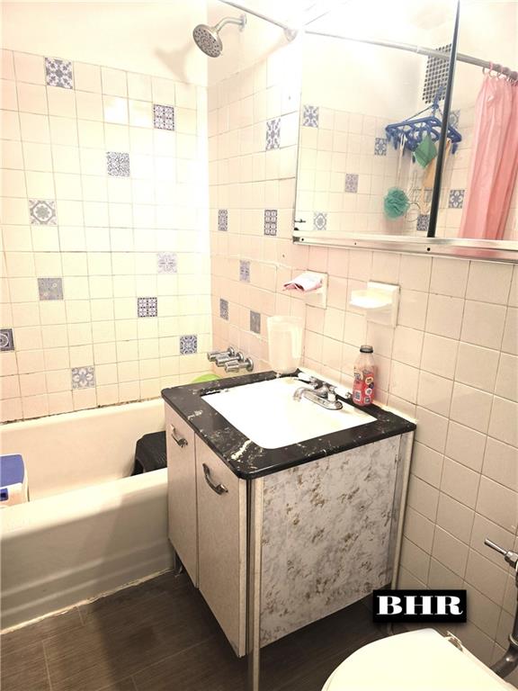 3080 Voorhies Avenue 6F Image 5