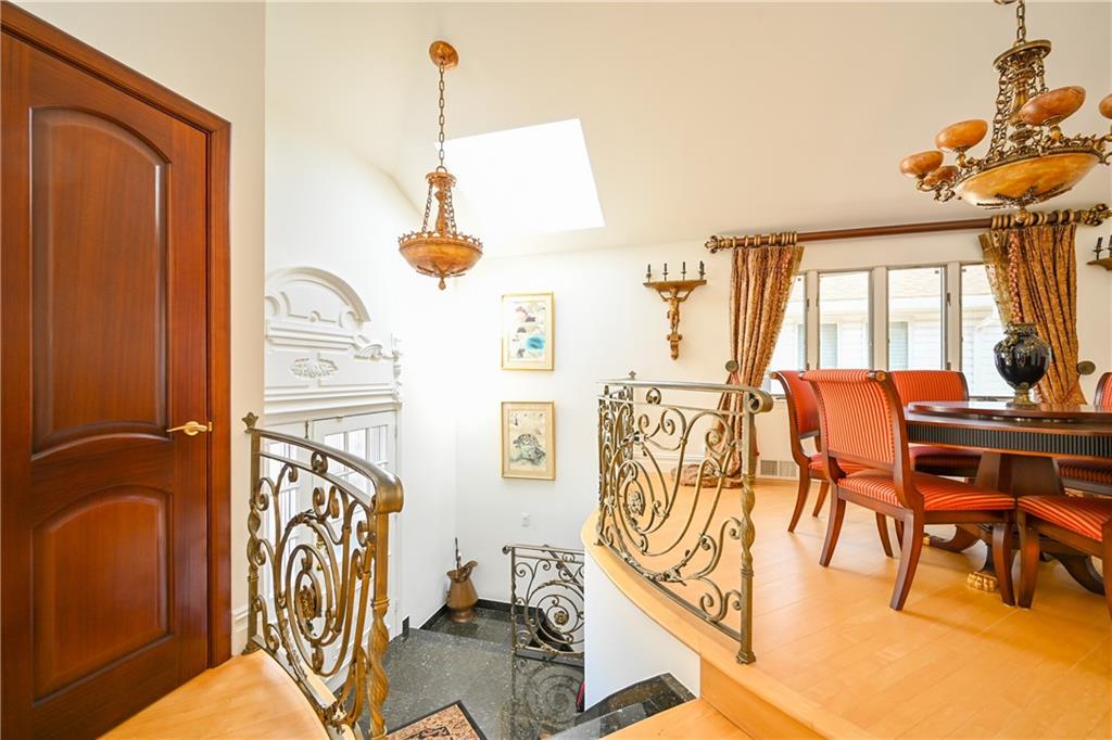 2743 East 66th Street Image 3