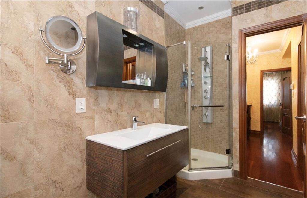 20 Corbin Place, Brooklyn, New York, 11235 image 17