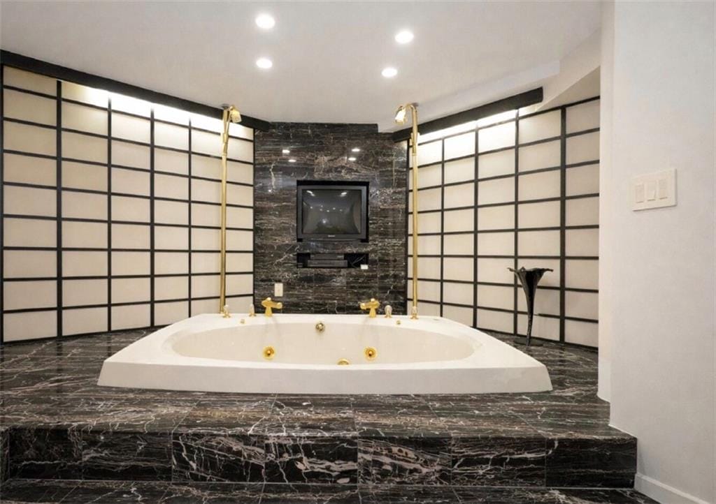 20 Corbin Place, Brooklyn, New York, 11235 image 24