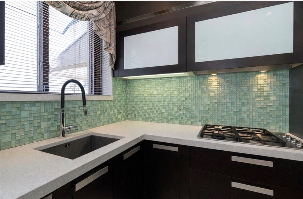 20 Corbin Place, Brooklyn, New York, 11235 image 8