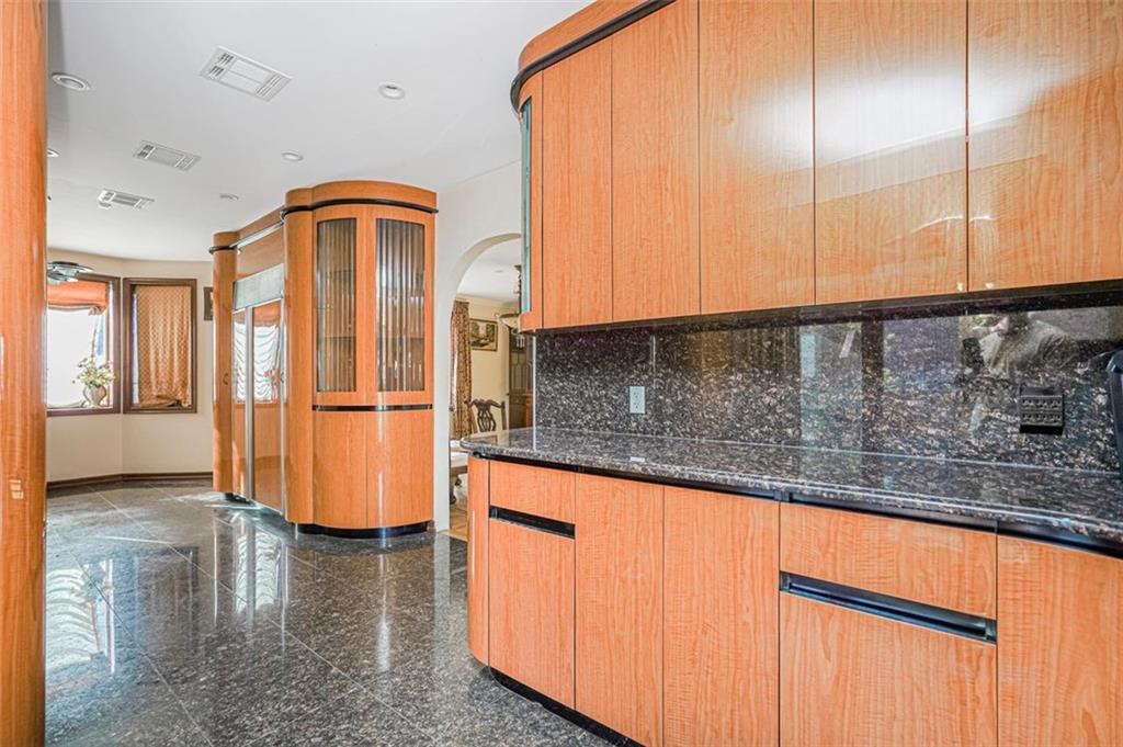 105 Kensington Street, Brooklyn, New York, 11235 image 12