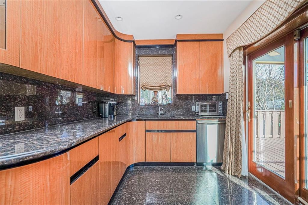 105 Kensington Street, Brooklyn, New York, 11235 image 13