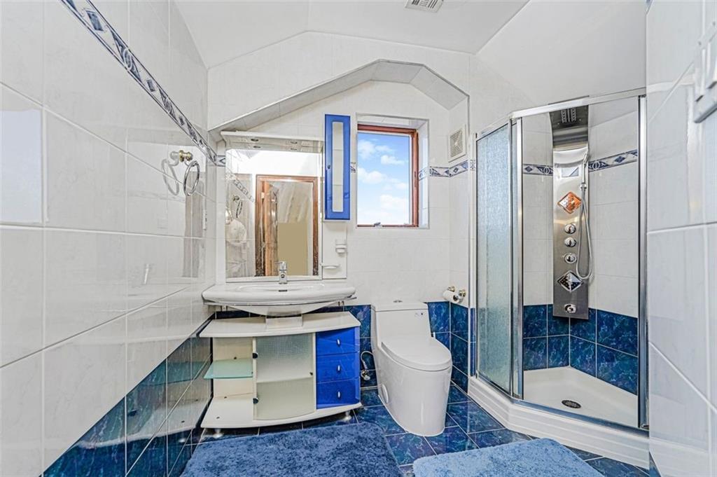 105 Kensington Street, Brooklyn, New York, 11235 image 16