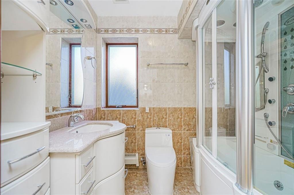 105 Kensington Street, Brooklyn, New York, 11235 image 24