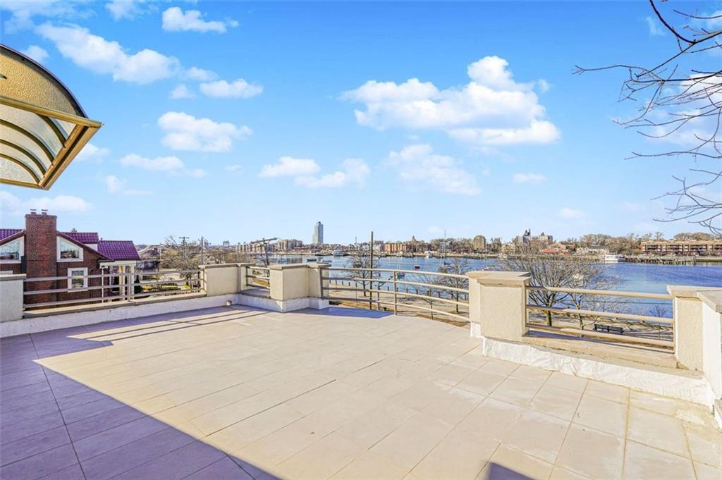 105 Kensington Street, Brooklyn, New York, 11235 image 35